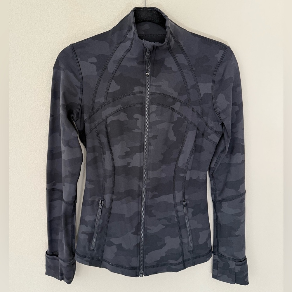 Lululemon Define Jacket in Camo Black Size 8
